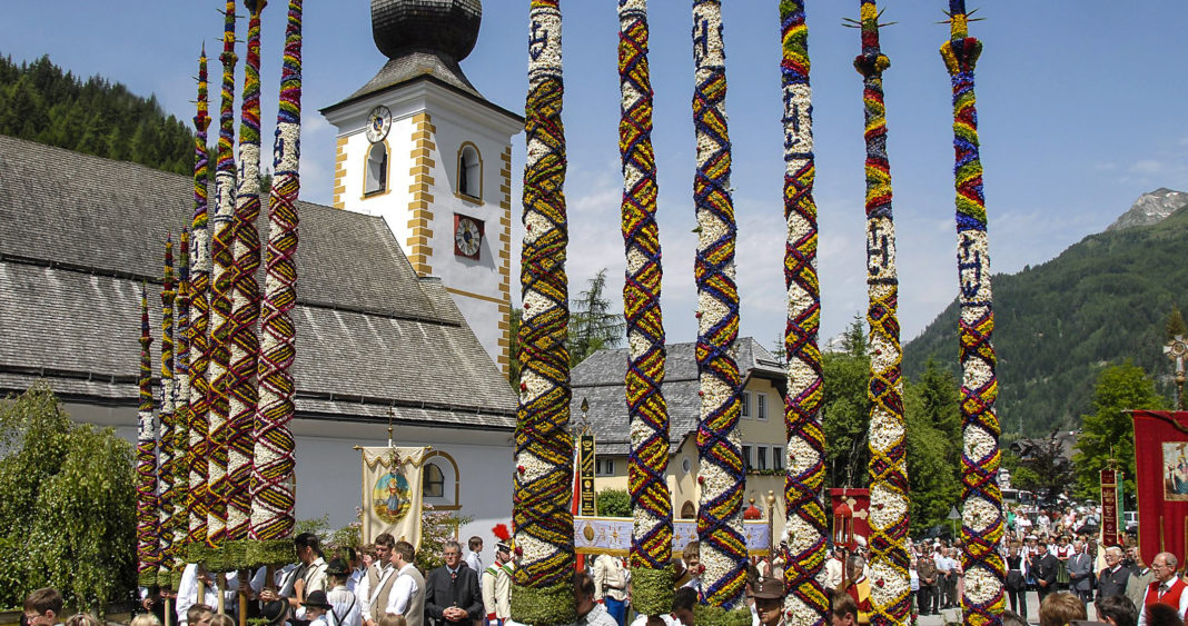 wastlwirt brauchtum prangstangen zederhaus