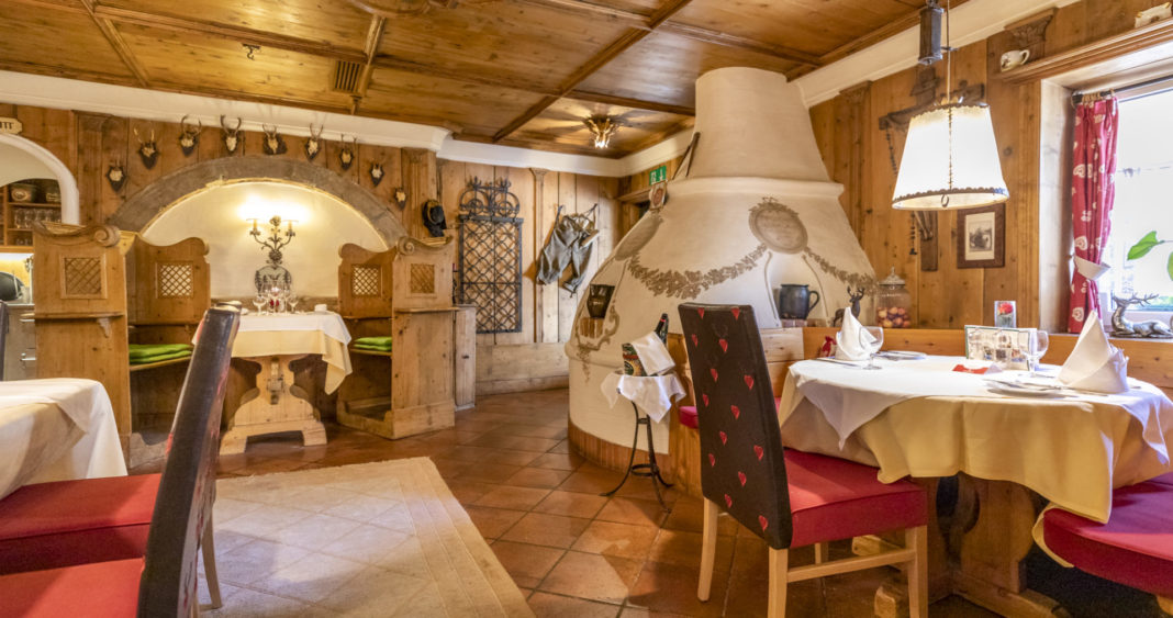 Hotel Wastlwirt - Kachelofen